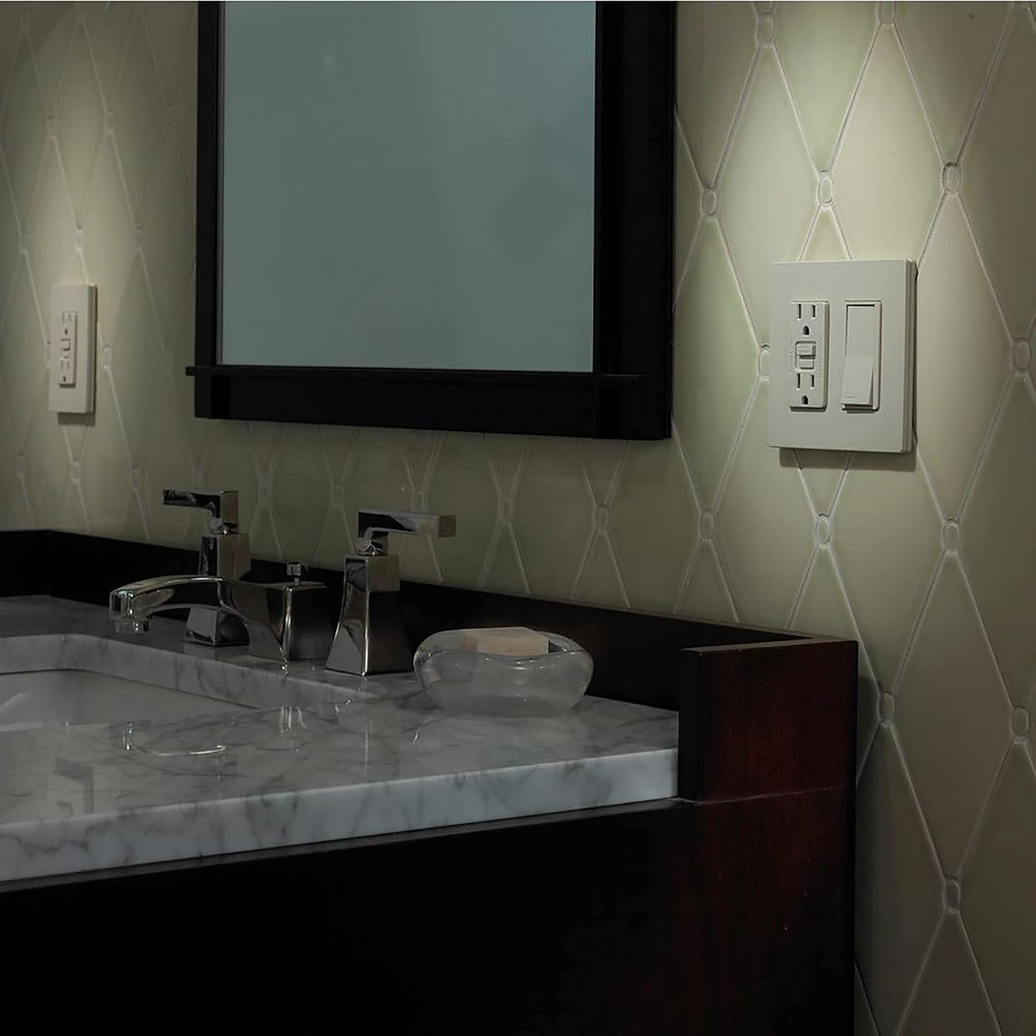 Lutron Claro Light Switch Cover Plate, 2 Gang Wallplate, for Decorator Light Switches, Rocker Light Switch Cover, Outlet Cover, Screwless Switch Plate Cover, Gloss, CW-2-WH-48, White, 48 Pack
