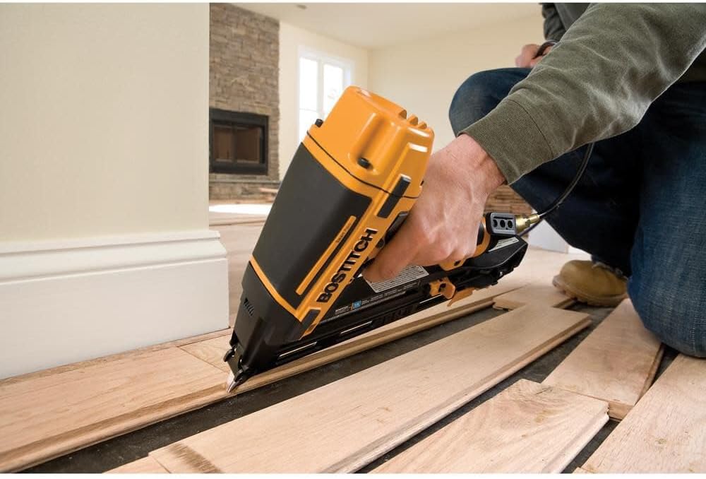 BOSTITCH BTFP72156 Smart Point 15GA FN Style Angle Finish Nailer Kit