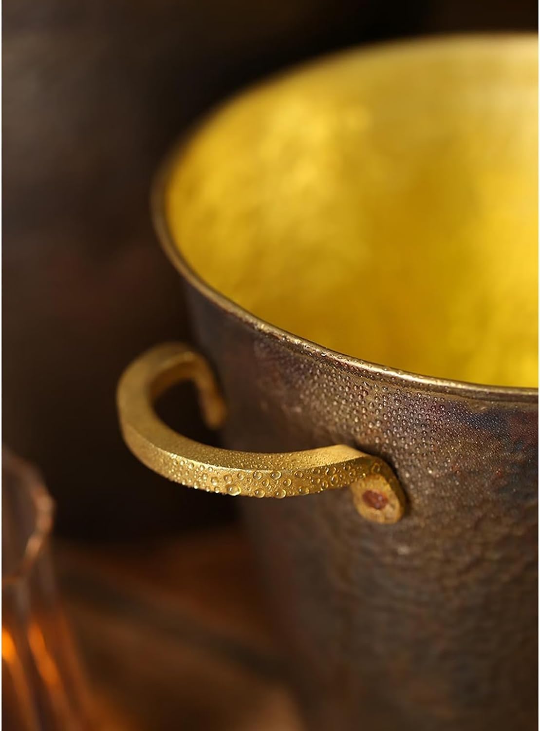Ice Bucket Japanese Handmade Hammered Brass Insulated Ice Bucket with Gold Handles Retro Metal Ice Buckets, Beverage Tub Ice Bucket Champagne Buckets for Business and Family Party Drinks Bucket(Large)