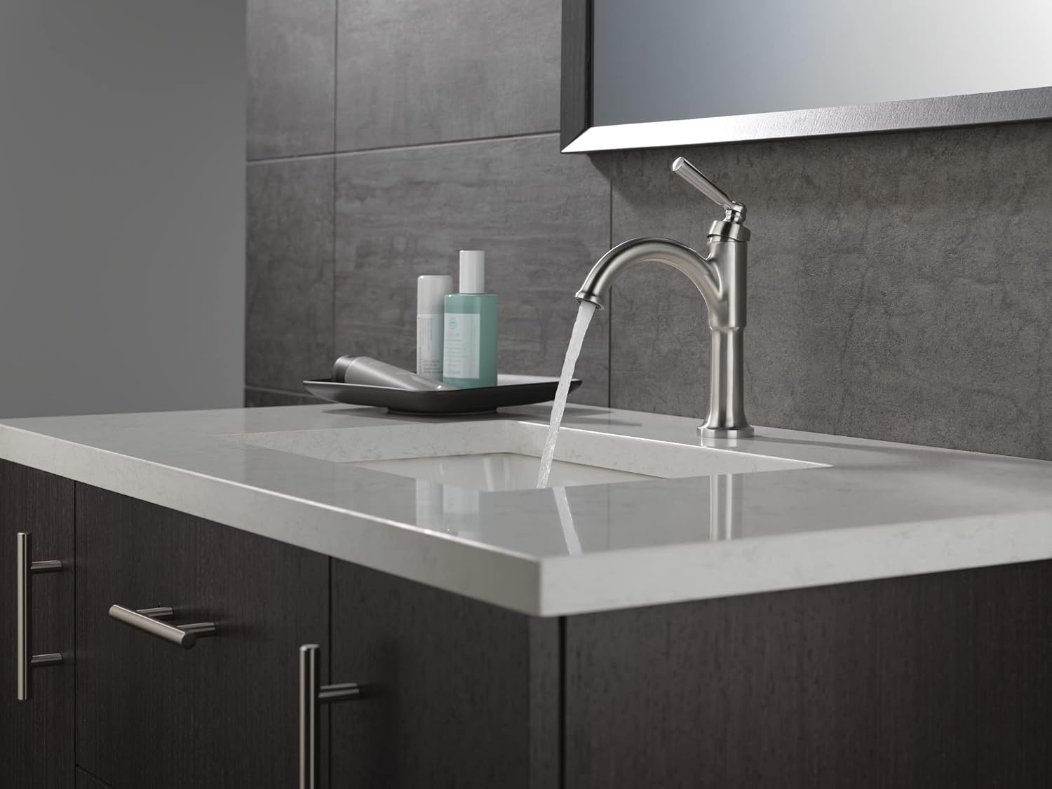 Delta Faucet Saylor Single Hole Bathroom Faucet Brushed Nickel, Single Handle Bathroom Faucet, Bathroom Sink Faucet, Diamond Seal Technology, Drain Assembly, Stainless 535-SSMPU-DST