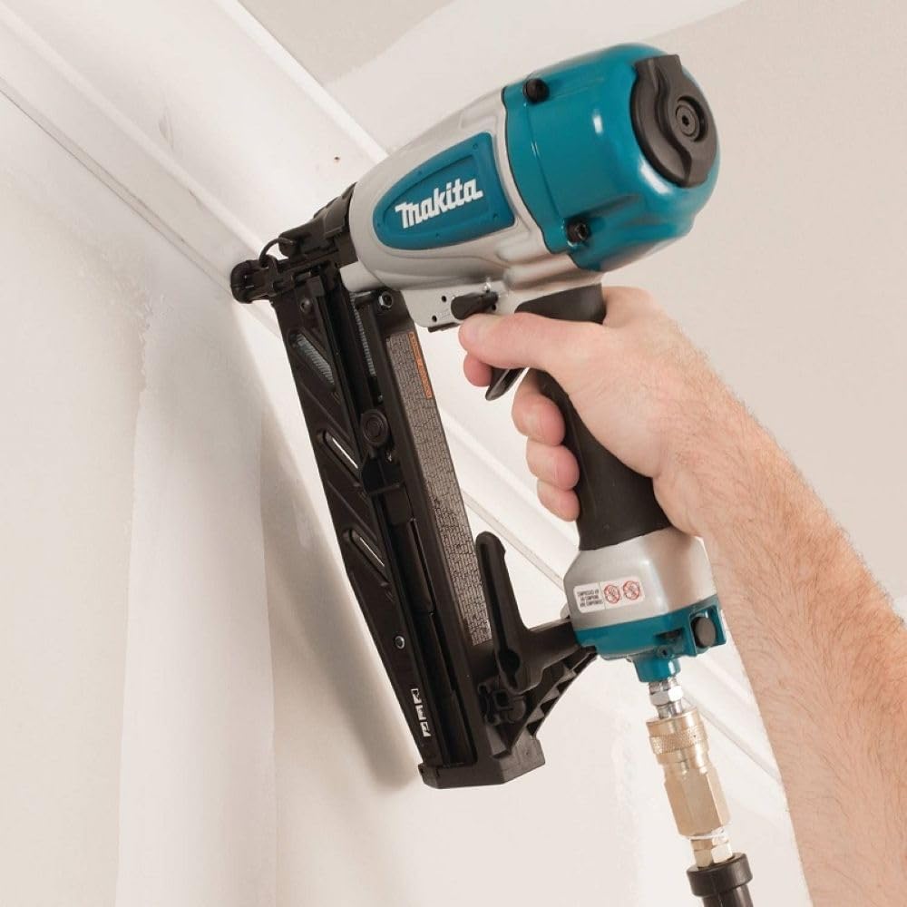 Makita AF601 16 Gauge, 2-1/2' Straight Finish Nailer,