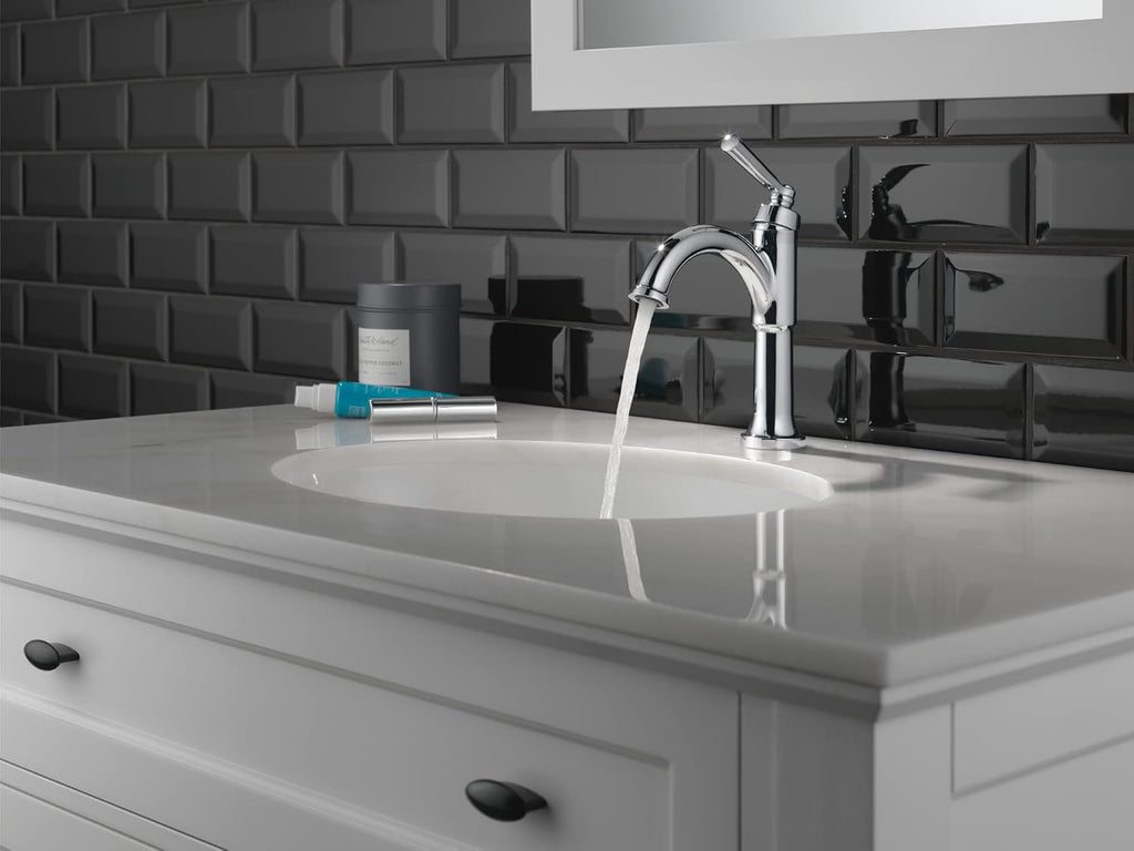 Delta Faucet Saylor Single Hole Bathroom Faucet, Single Handle Bathroom Faucet Chrome, Bathroom Sink Faucet, Diamond Seal Technology, Drain Assembly, Chrome 535-MPU-DST