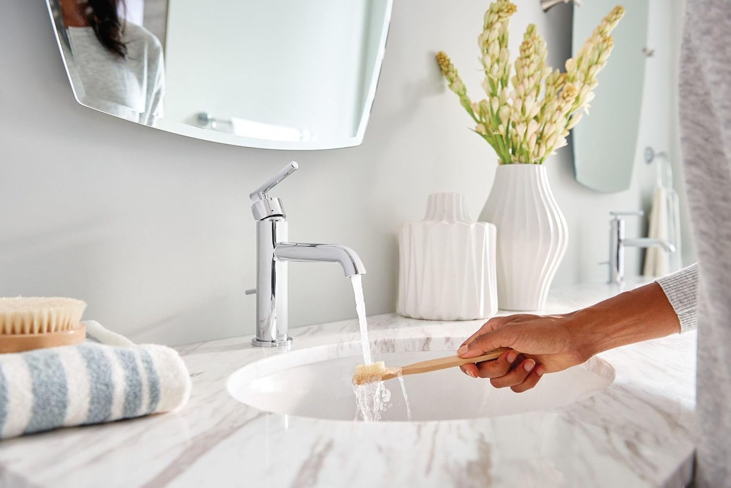 Moen Gibson One-Handle Single Hole Modern Bathroom Sink Faucet with Optional Deckplate, Chrome, 6145