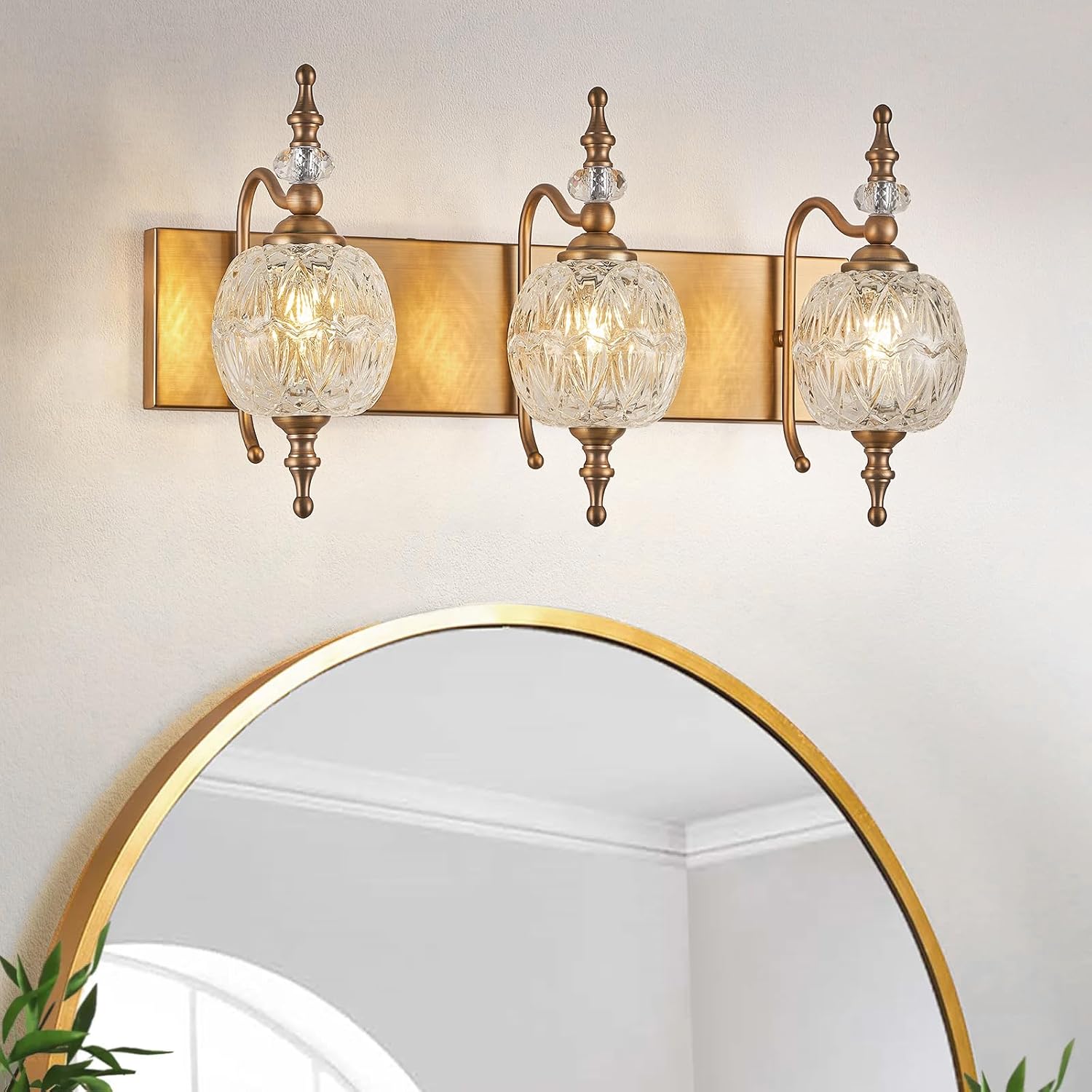 Vintage Bathroom Vanity Light Fixtures, 3 Lights Bathroom Wall Sconce Lighting Matte Brushed Antique Brass Finish with Crystal Glass Shade, Vintage Vanity Light for Bathroom Bedroom