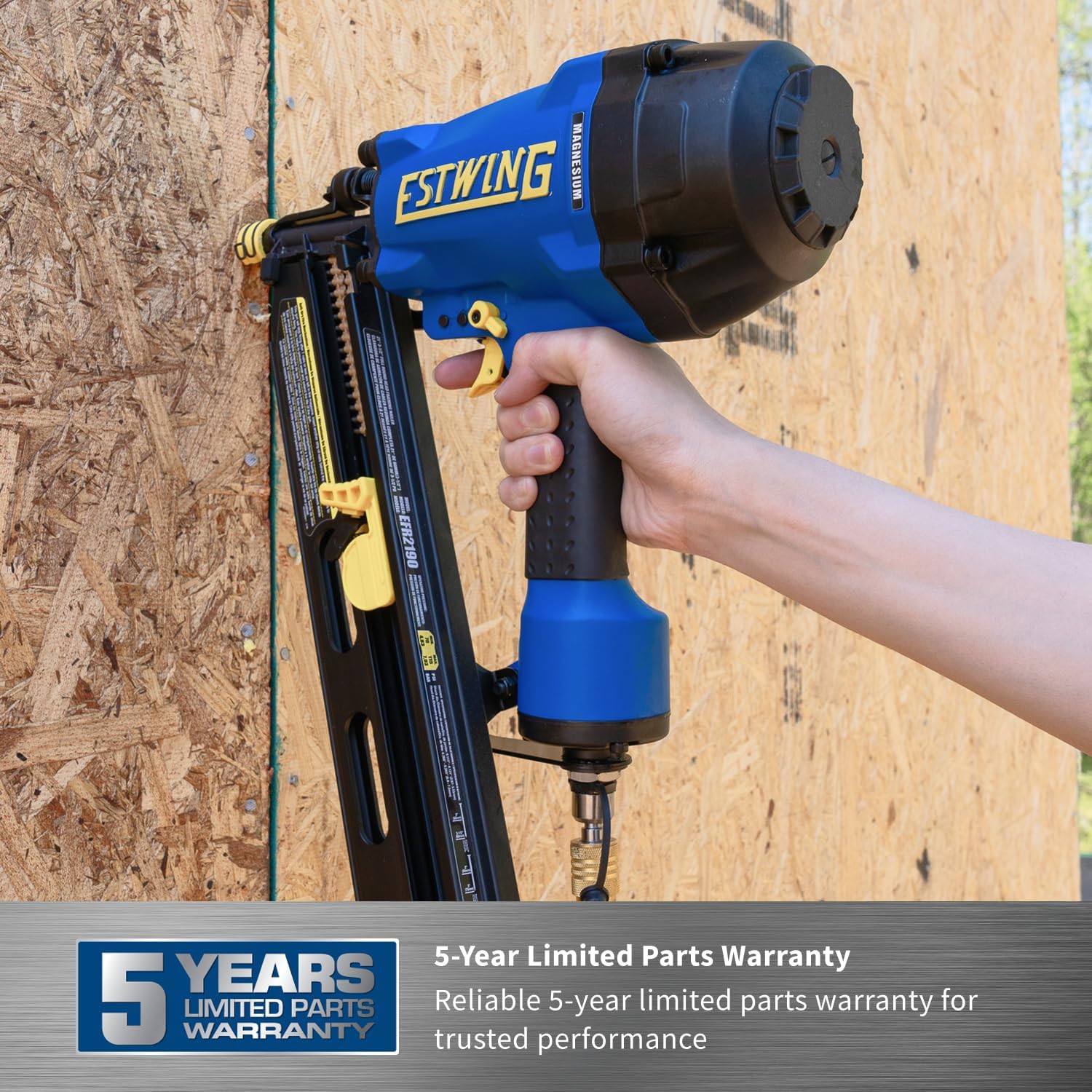 Estwing Pneumatic 21 Degree Framing Nailer, 2'–3-1/2' Framing Nails, Lightweight Magnesium Nail Gun with Depth Adjustment, Dual Trigger & Swivel Fitting, Includes Belt Hook & Carry Bag, EFR2190